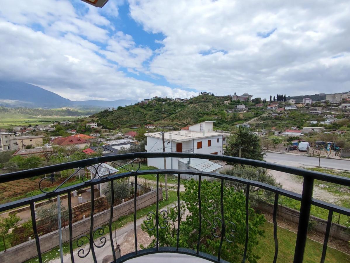 Cheerful 2 Bedroom Villa With Free Parking. Gjirokaster Exterior photo