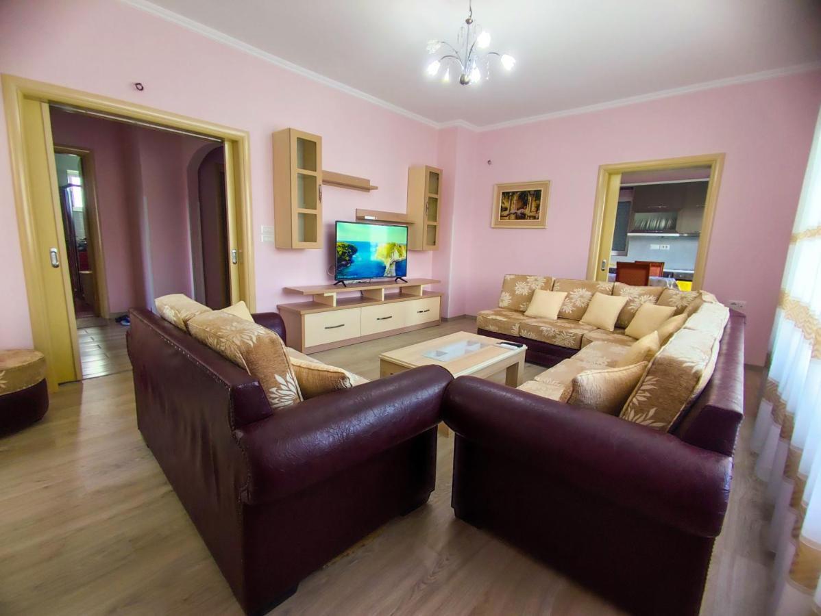 Cheerful 2 Bedroom Villa With Free Parking. Gjirokaster Exterior photo